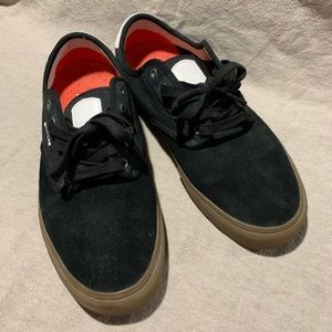Vans China Ferguson Pro. Men’s size 9. NEVER WORN!!